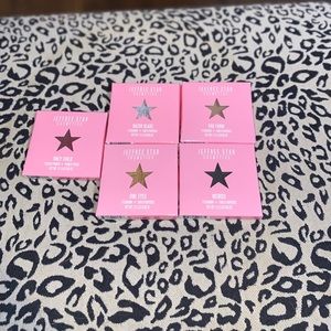 Jeffree star single artistry eyeshadow.